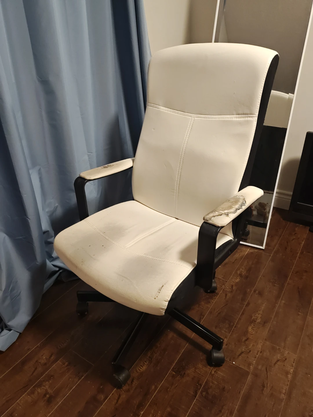 White Office Chair - Some Wear - photo 2