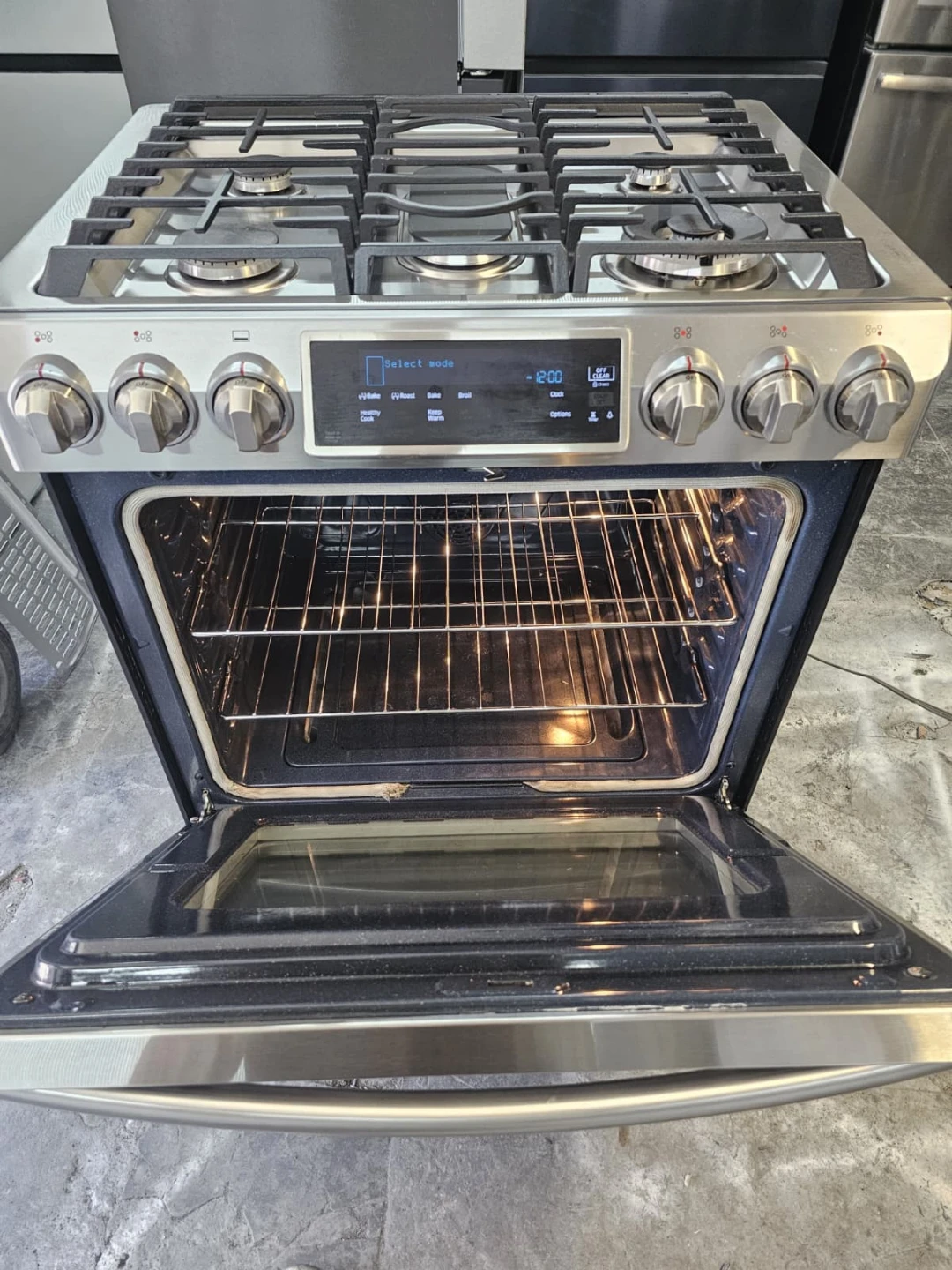 Samsung 30in Stainless steel gas stove - photo 2
