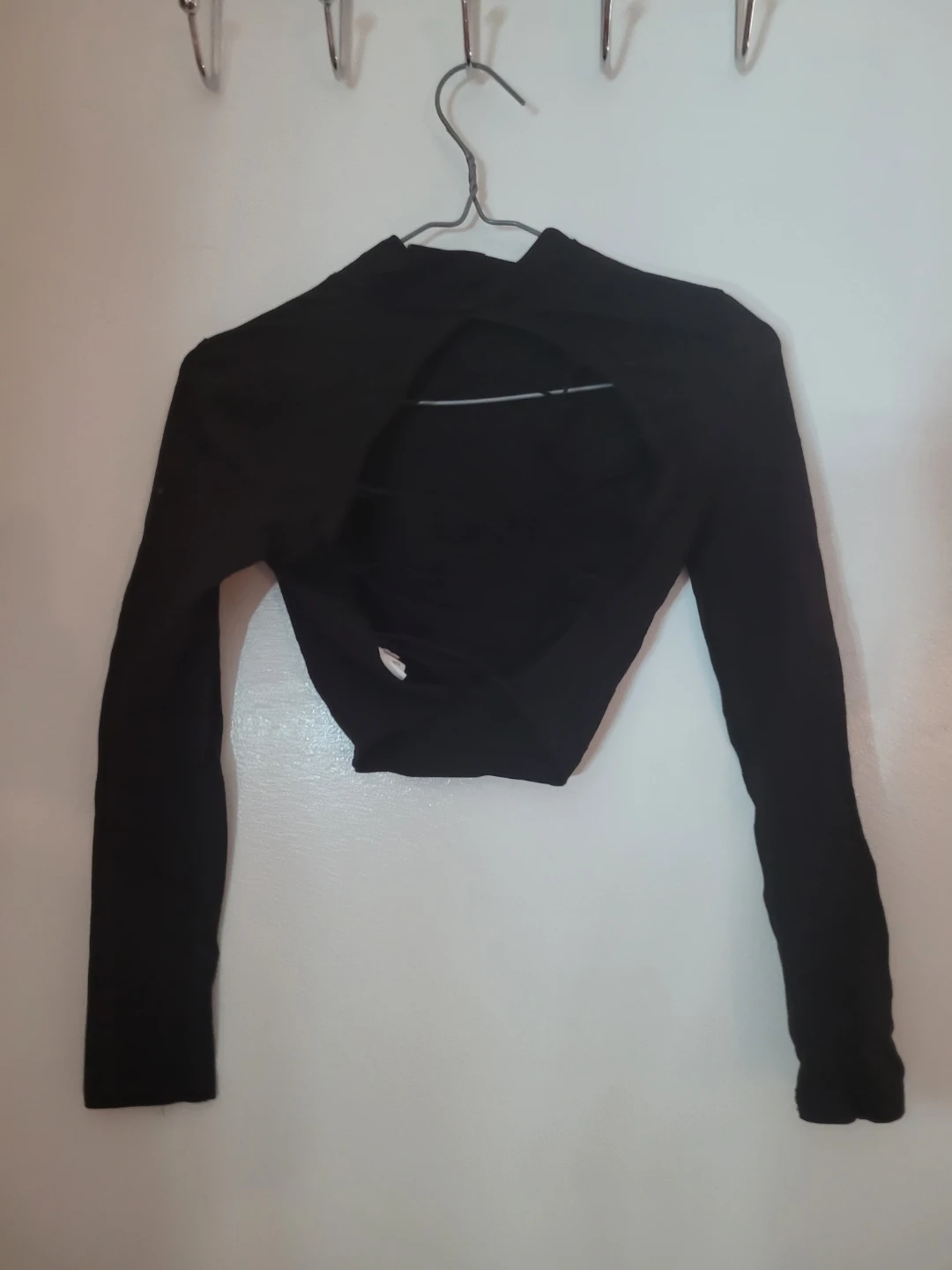 Black Long Sleeve Crop Top open back strings - photo 2