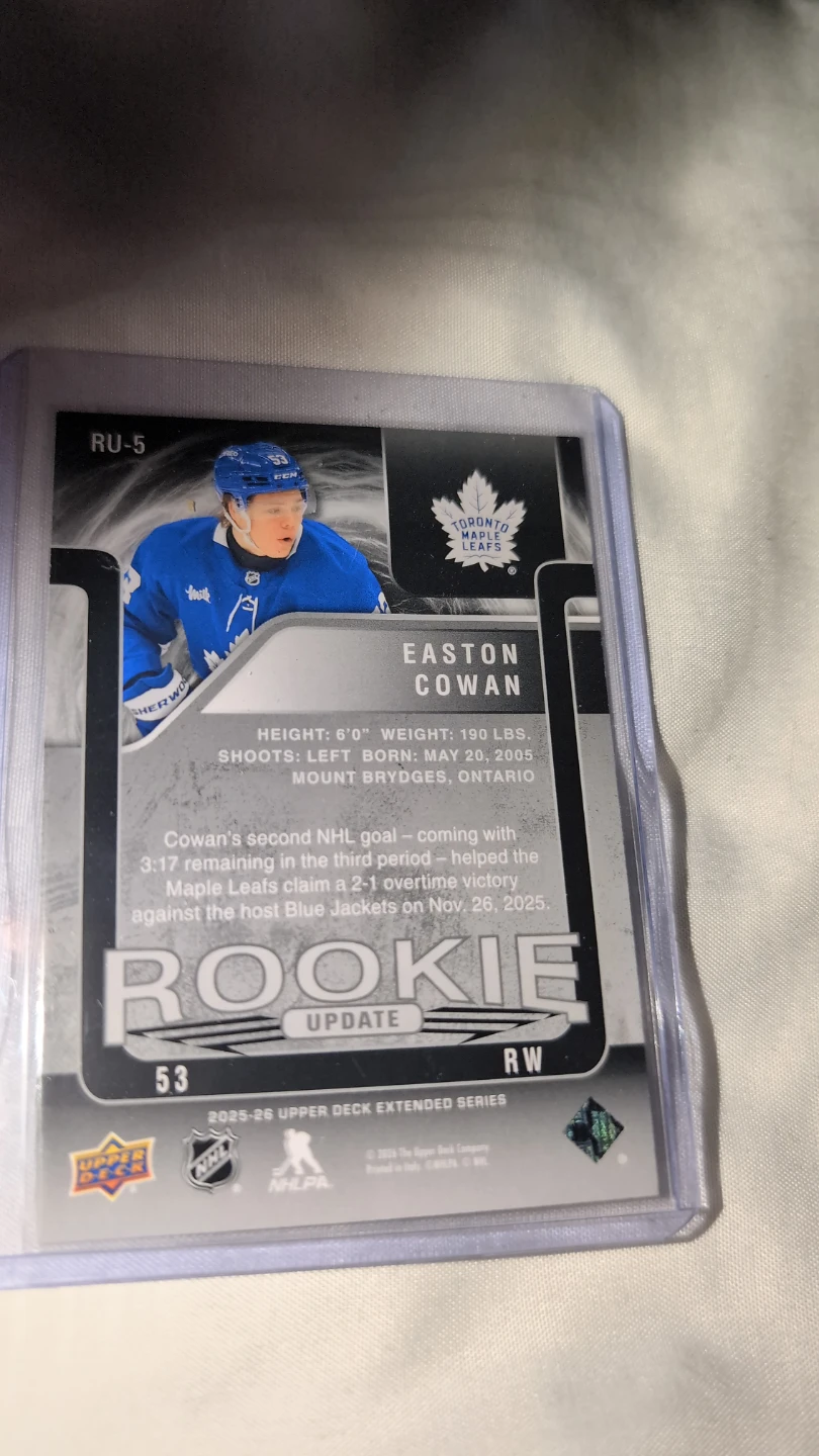 Easton Cowan Rookie Update  0669/1999 - photo 2