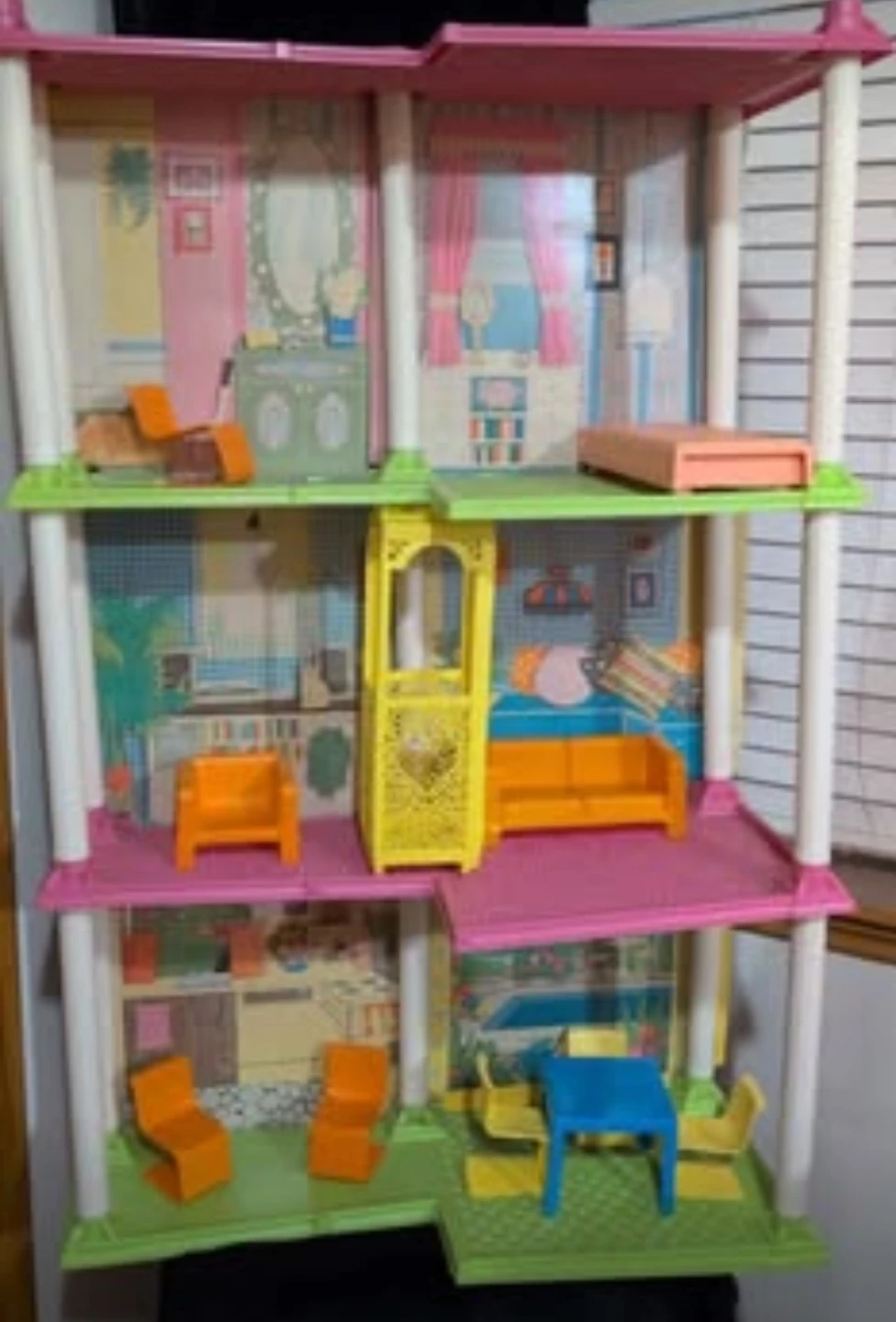 Vintage 1974 Barbie Townhouse Dollhouse 31/2 (1m) High