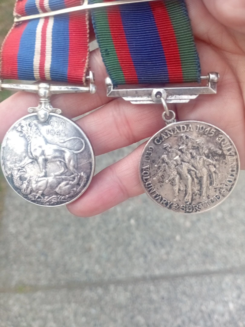 Canada 1939-1945 Voluntary Service Medals - photo 2