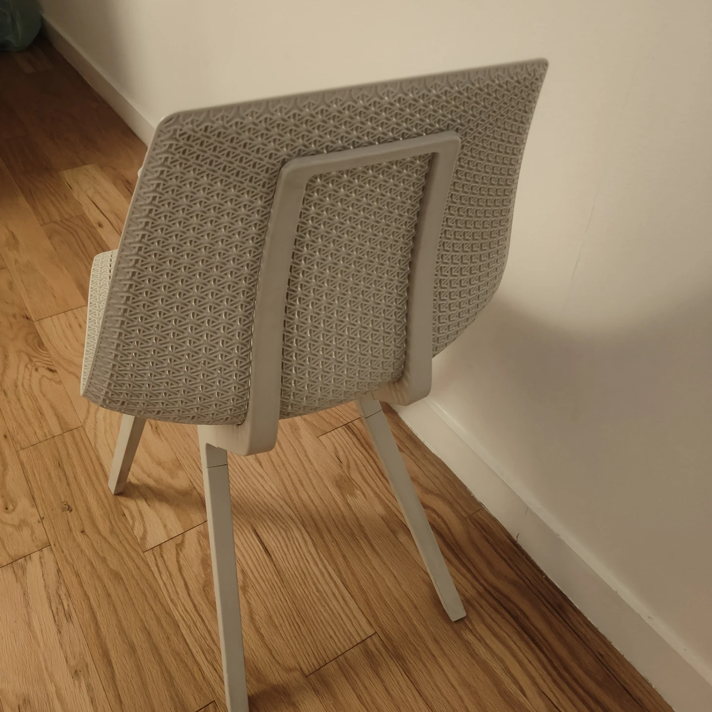 Modern Accent Chair - photo 3
