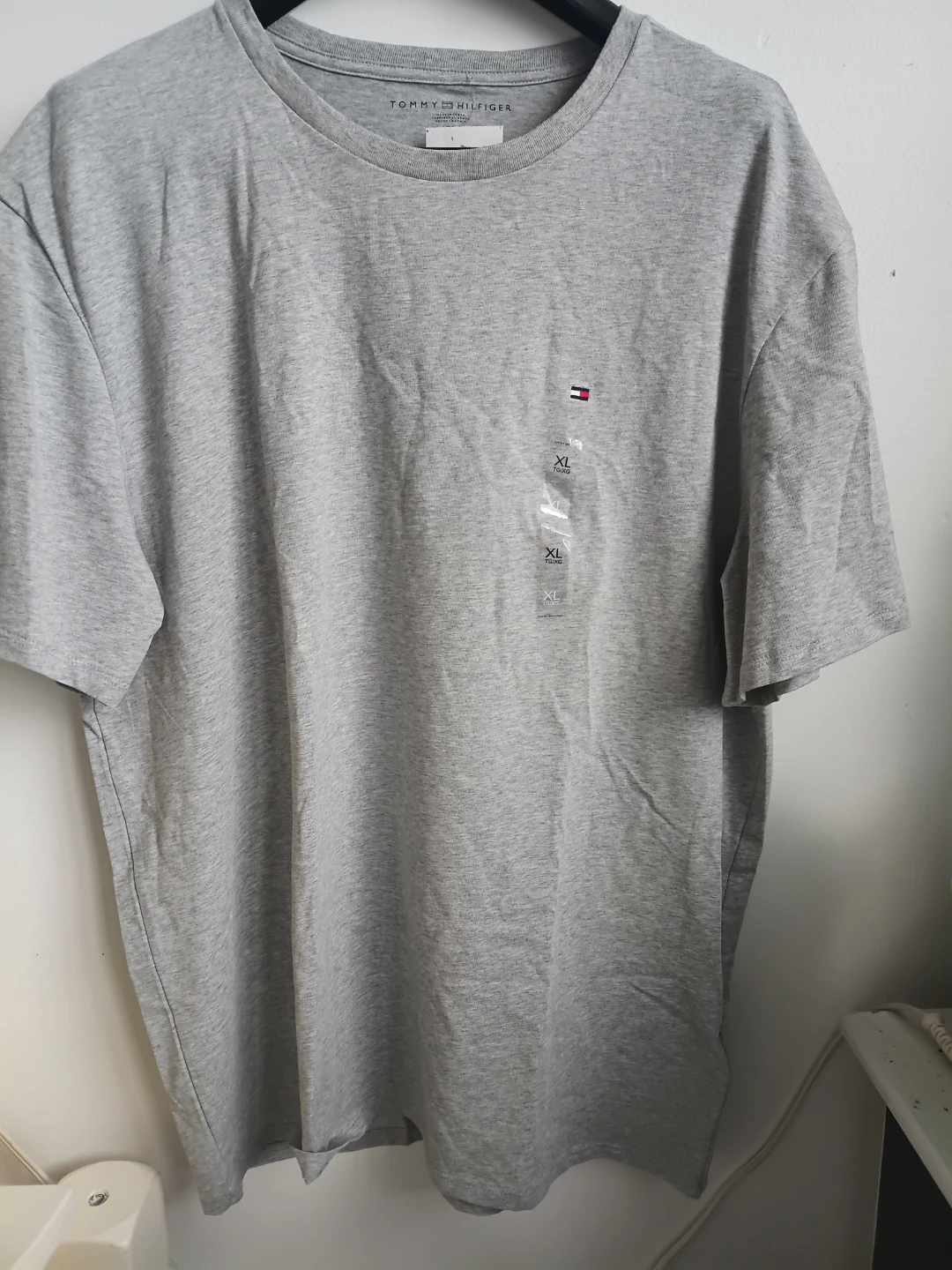 Tommy Hilfiger Grey T-Shirt XL⚽️