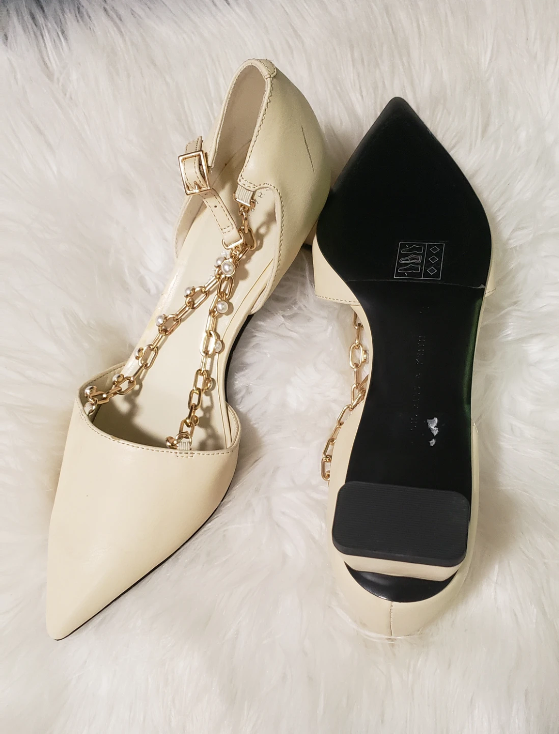 Brand new Ladies Beaded Chain Charles & Keith Pumps - photo 3