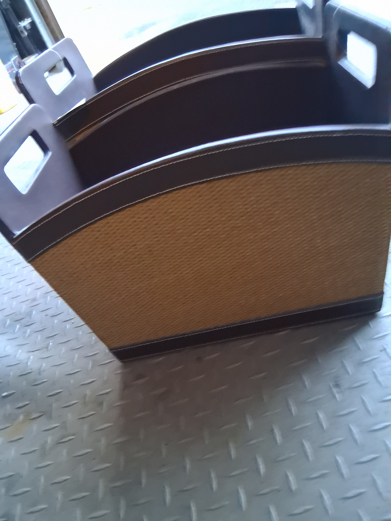 Set of 2 Brown Faux Leather Magazine Holders with Woven Sides - photo 3