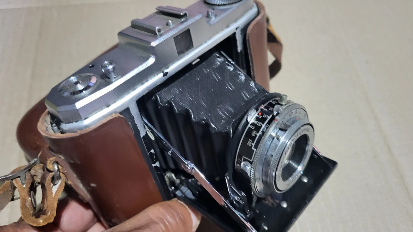 Vintage Agfa Isolette Camera with Case - photo 4