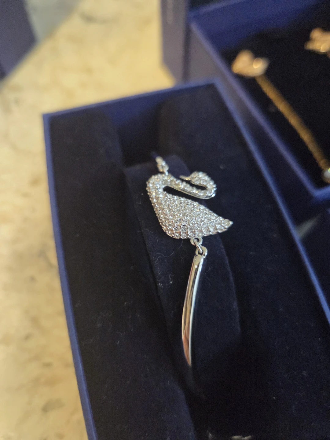 Swarovski Disney Minnie Mouse and Swan Jewelry Set - photo 3