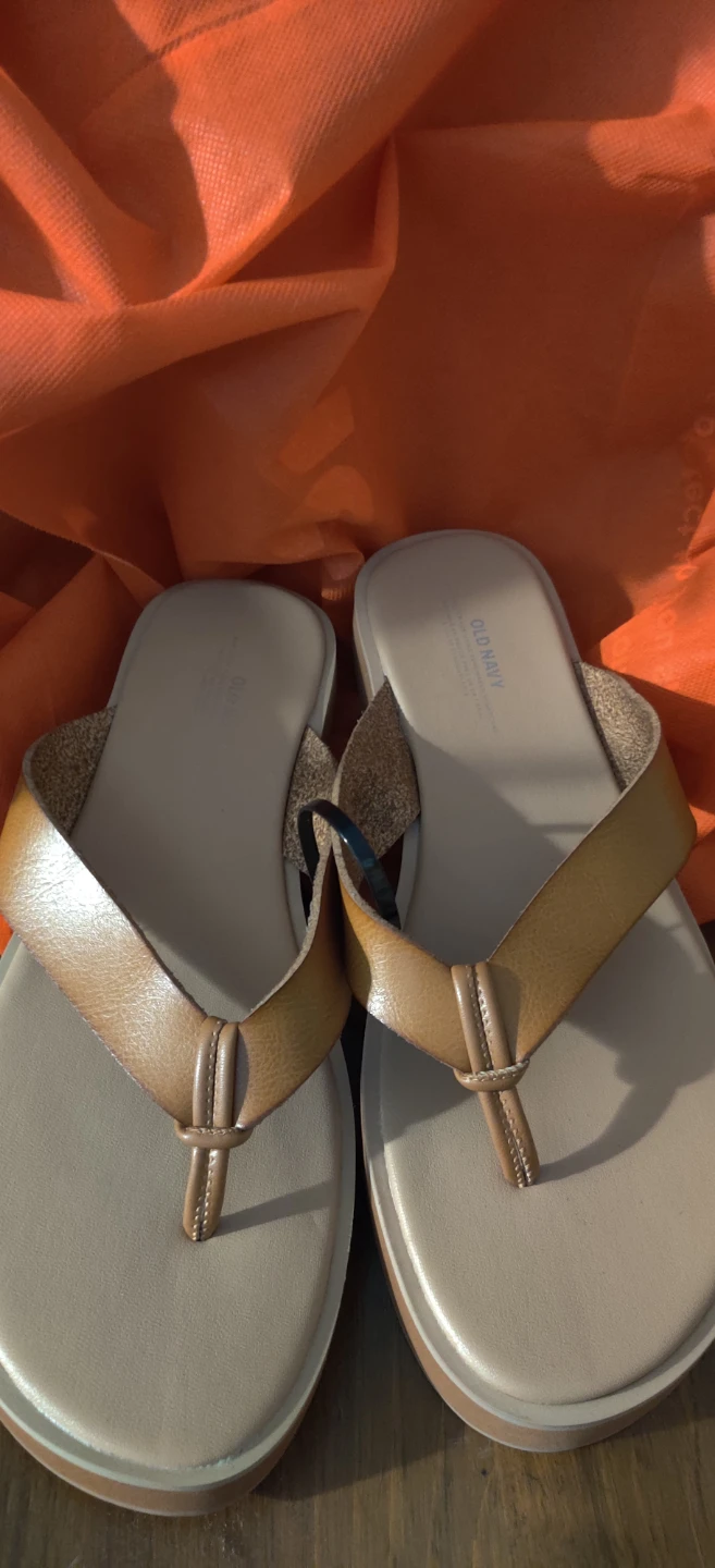 Old Navy Women's Leather Flip Flops