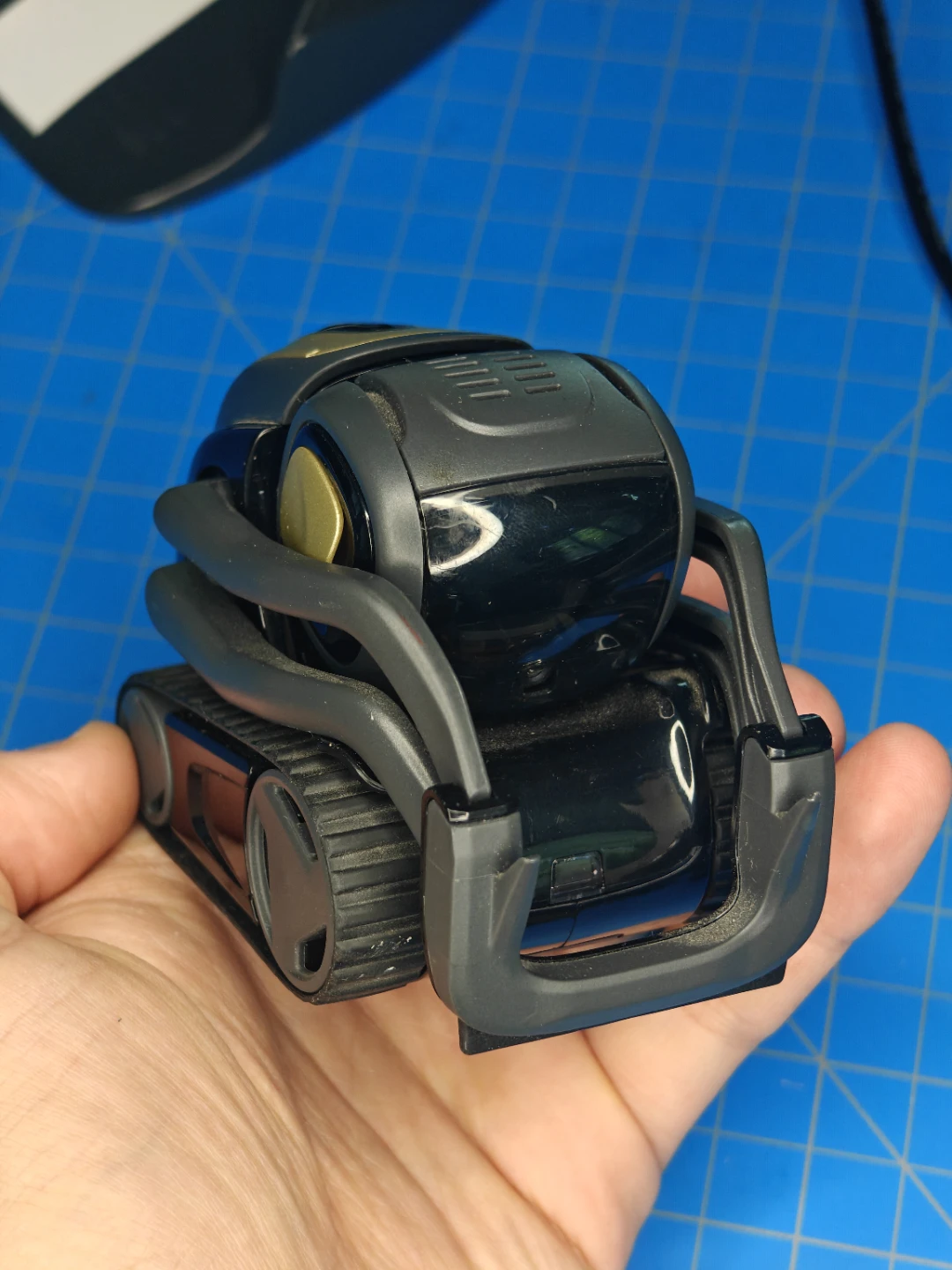 Anki Vector Robot + Base Station - photo 5