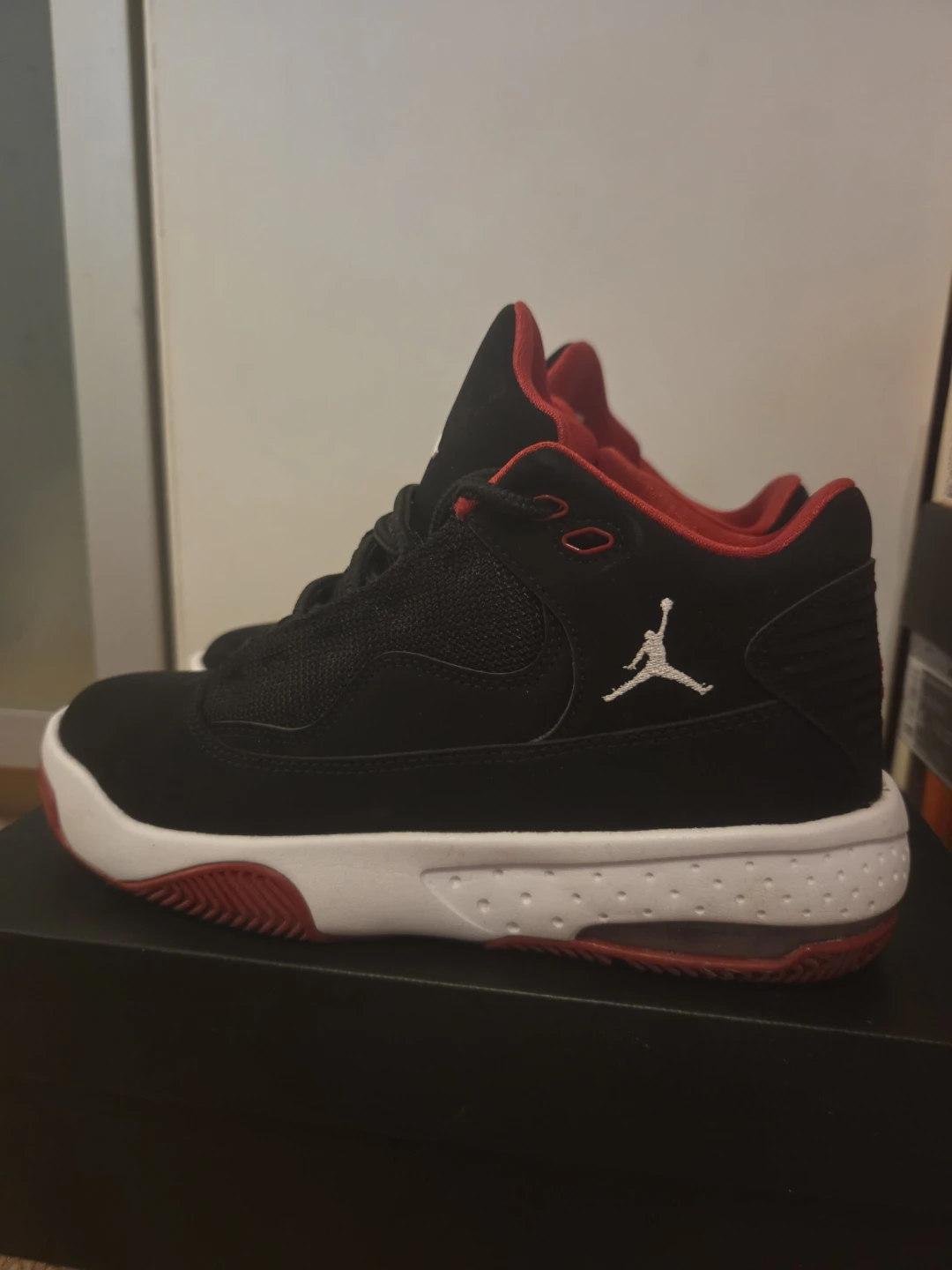 Jordan Max Aura 2 (GS) Youth Shoes