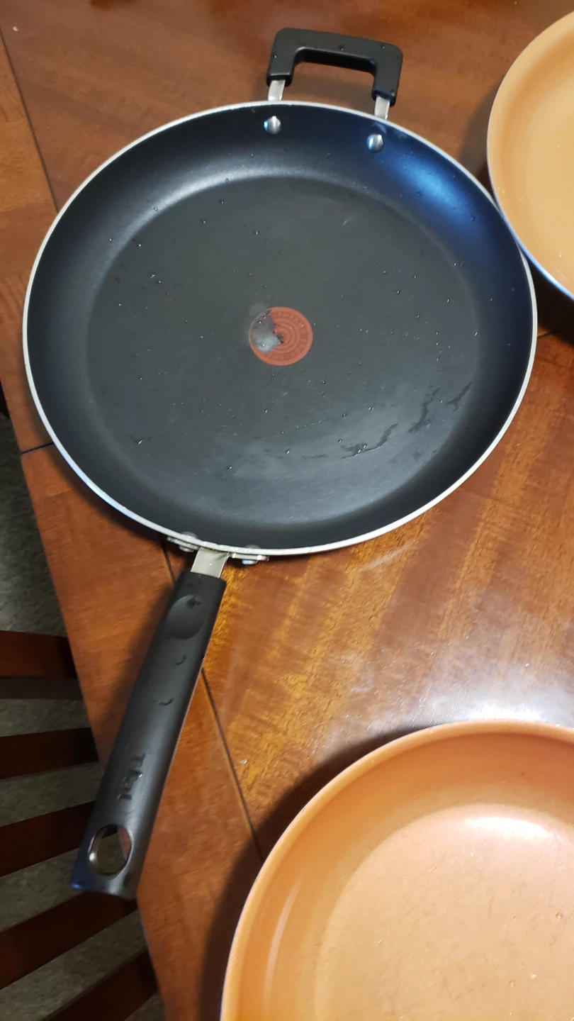 Frying Pans ( Used Still In Good Condition ) - photo 3