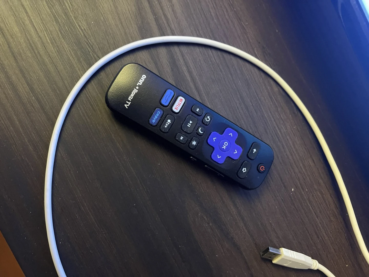40 inches TCL roku smart TV - photo 2