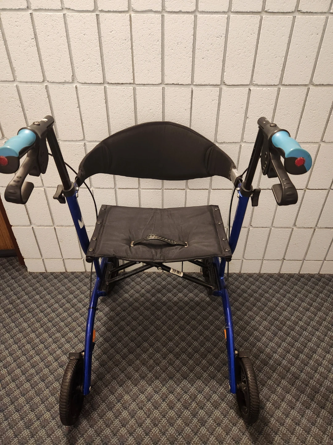 USED ~ Airgo Excursion X20 4-Wheel Walker - photo 2