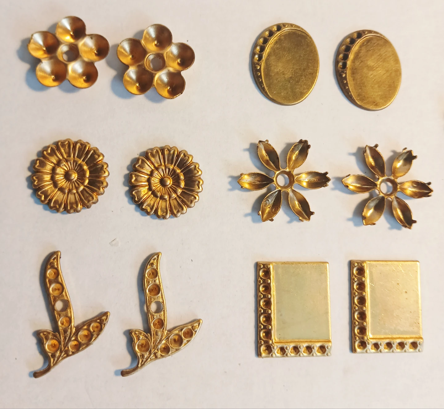 20 pc of Vintage Brass Embellishments - photo 3