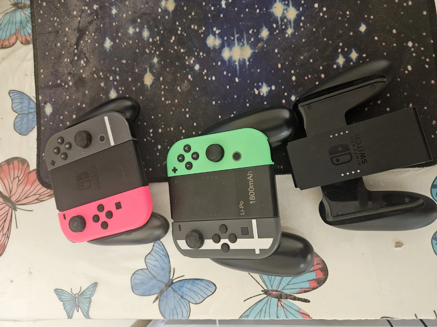 Nintendo switch + 5 physical games + 3 controllers - photo 4