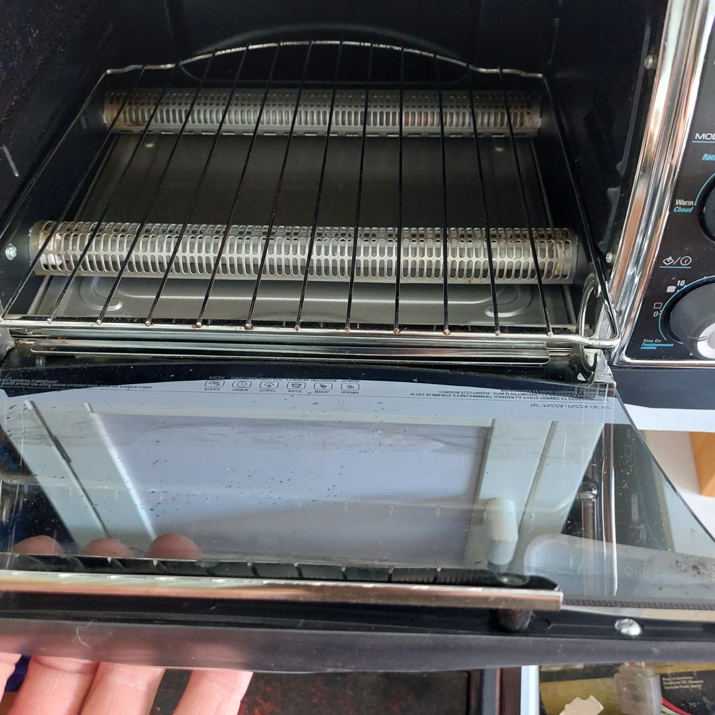 Black+Decker 12" Toaster Oven - photo 2