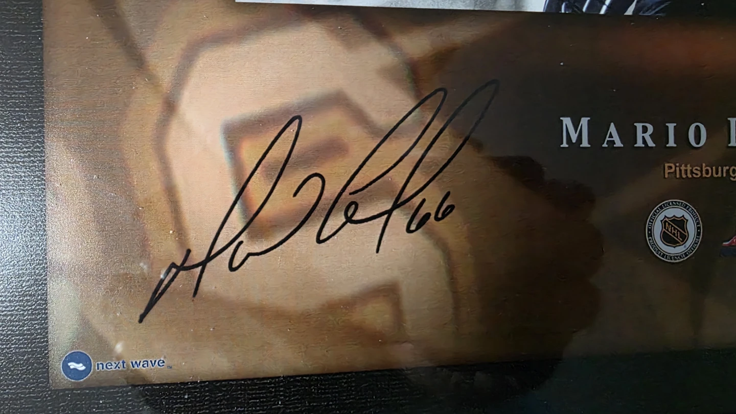 Mario Lemieux Autographed Pittsburgh Penguins Framed Display - photo 3