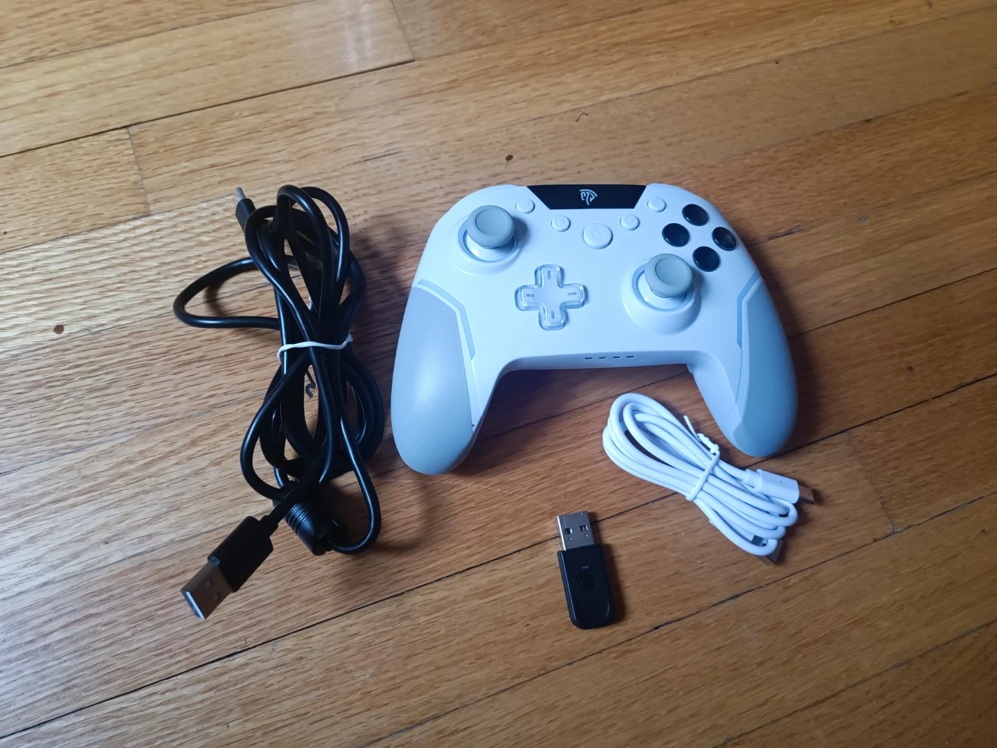 EasySMX White Wireless Gaming Controller with RGB Lights