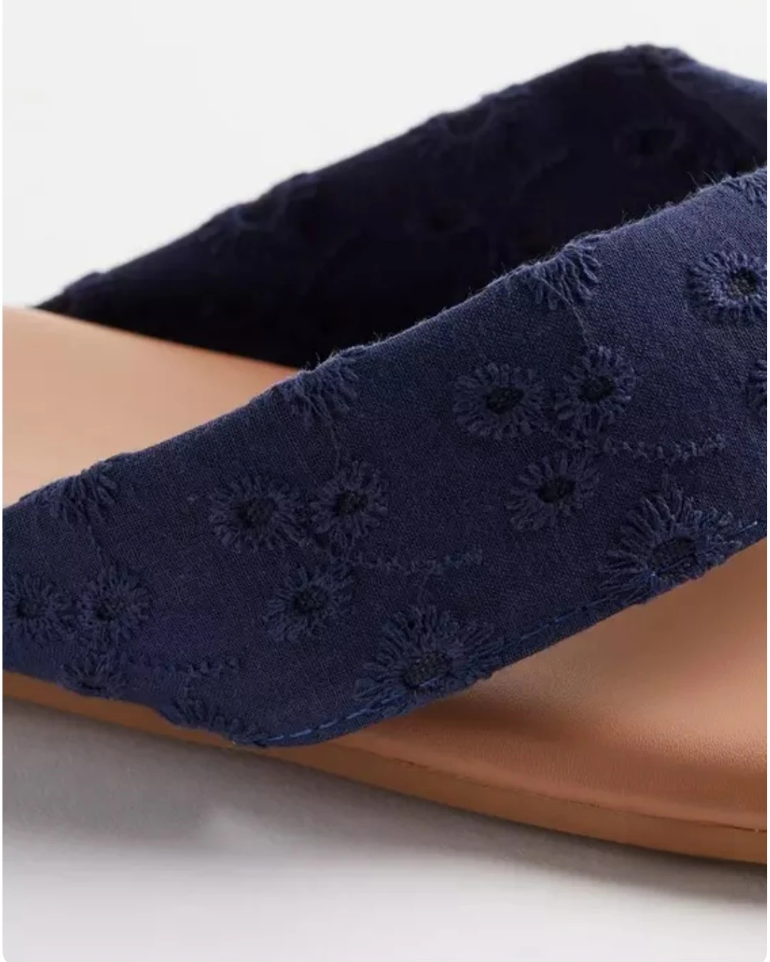 Eyelet Thong Sandals - photo 3