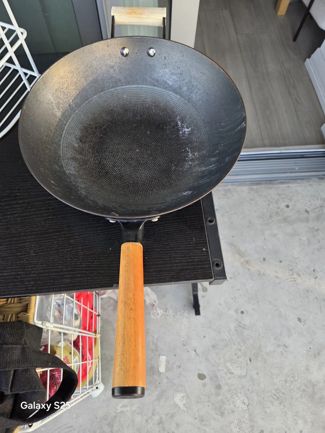 Carbon Steel Wok with Wooden Handle - photo 2