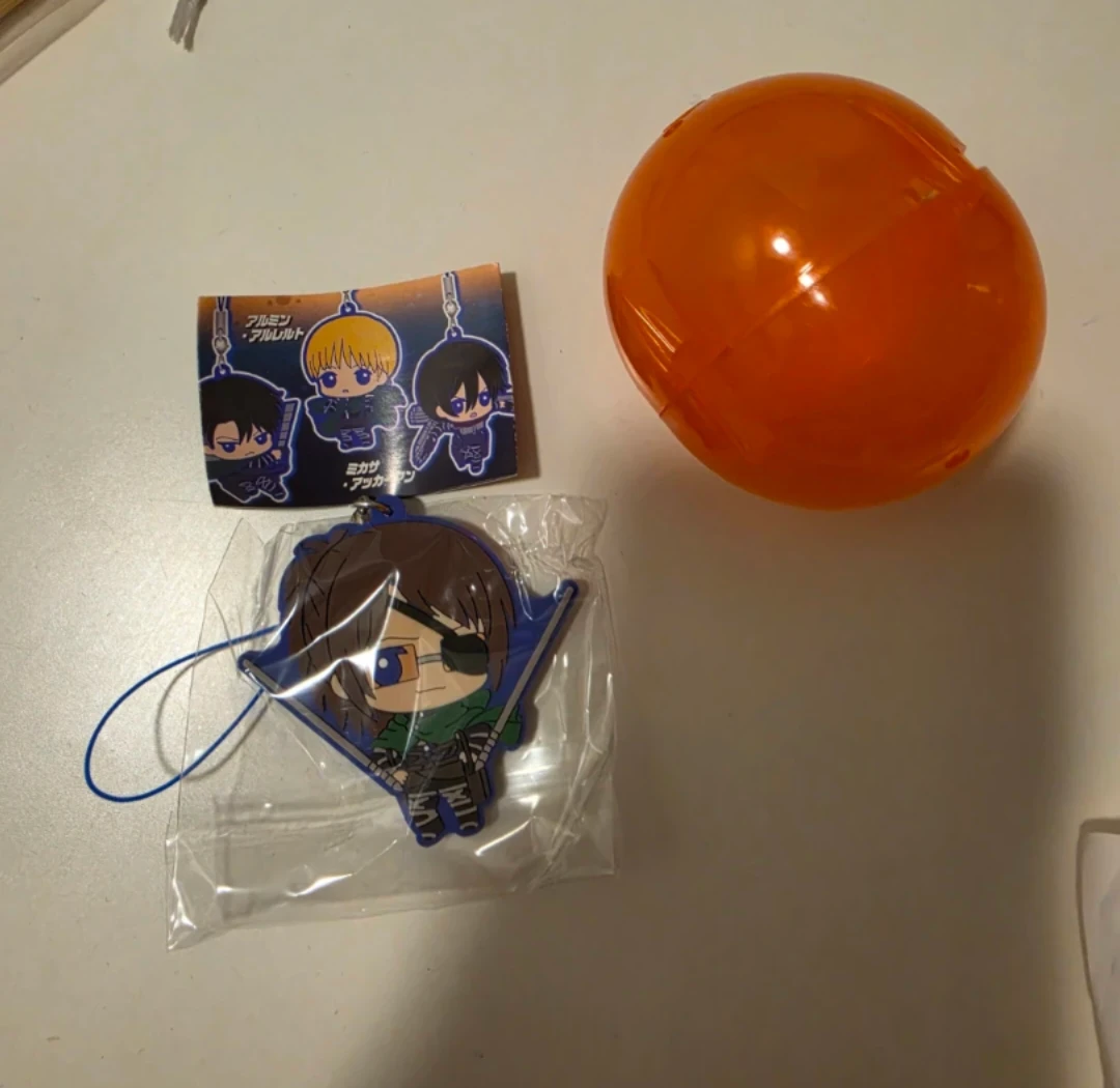 Attack on Titan Hange Keychain (NEW) - photo 3