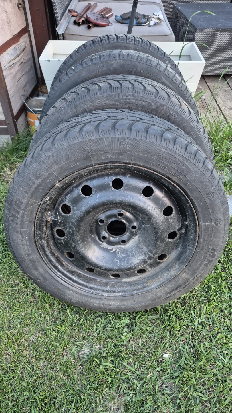Set of 4 205/55/R16  Winter Tires with Rims - photo 5
