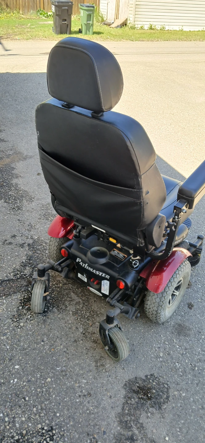 Invacare Power Wheelchair - Spyder XL - photo 3