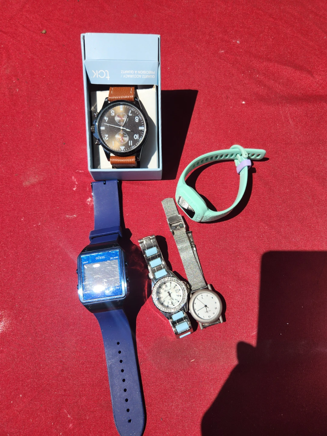 old watches all need batteries. Everything for $10 - photo 5