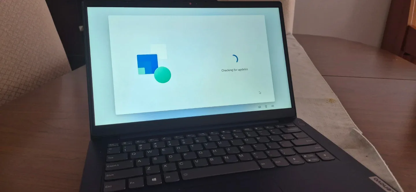 Lenovo 82KT Laptop - photo 2
