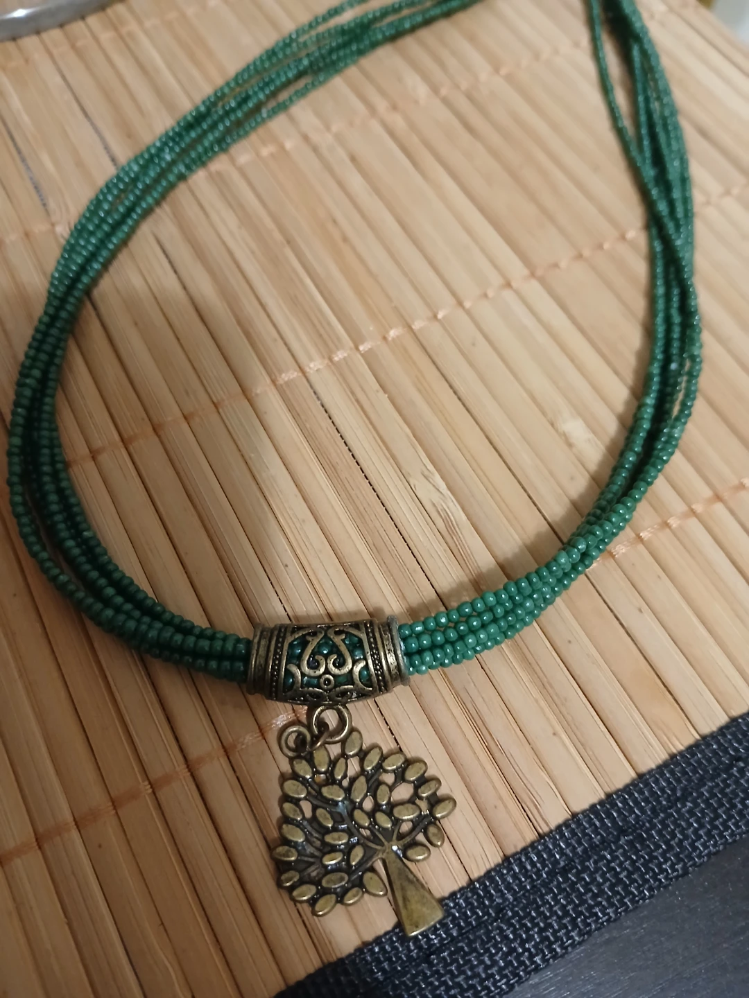 Green Beaded Necklace with Tree Pendant⚽
