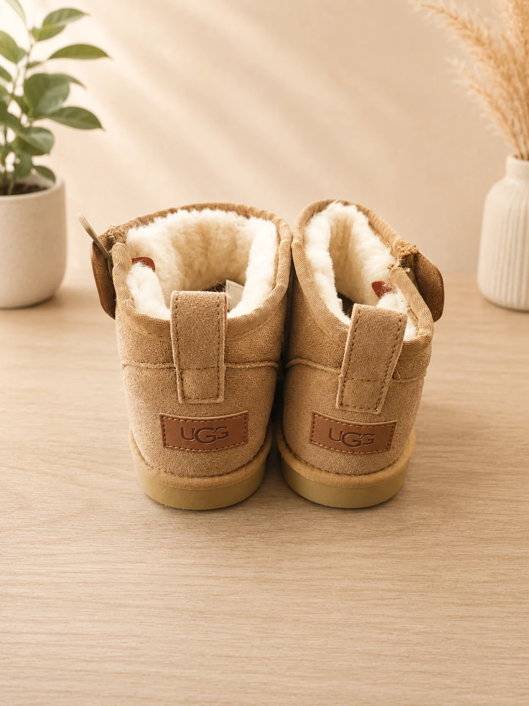 UGG Mini Boots Size 38 - photo 4