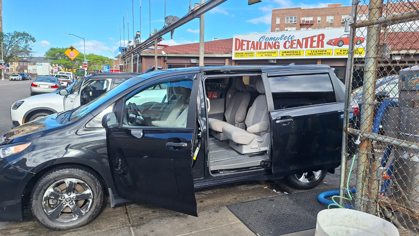 Black Toyota Sienna Minivan - photo 2