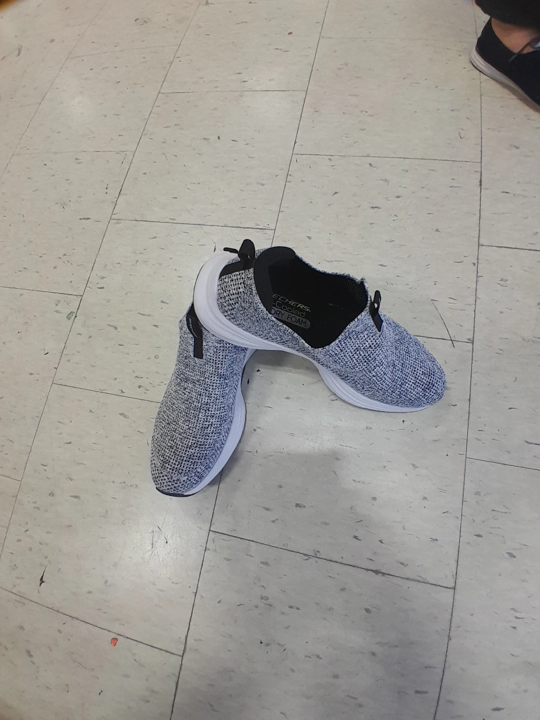 Skechers Men's Slip-On Sneakers Size 12 - photo 3