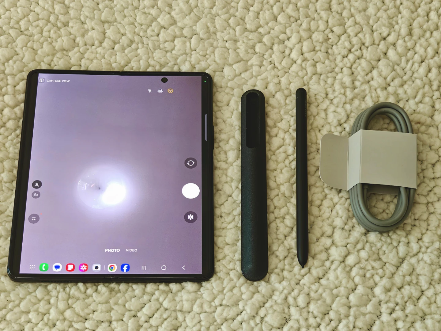 Samsung Galaxy Z Fold 3 5G - Black - Excellent - photo 2