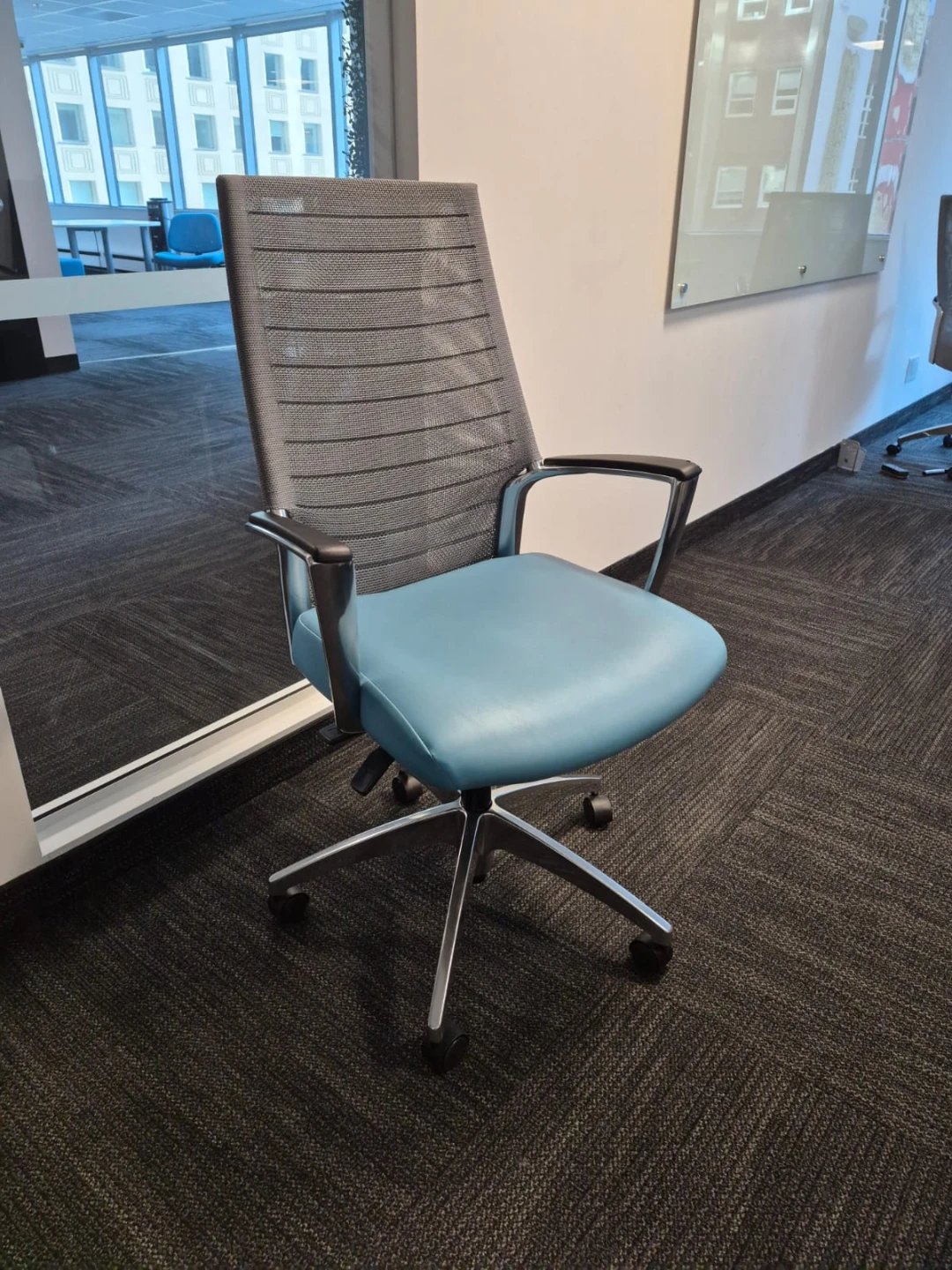 Office Chair - photo 2