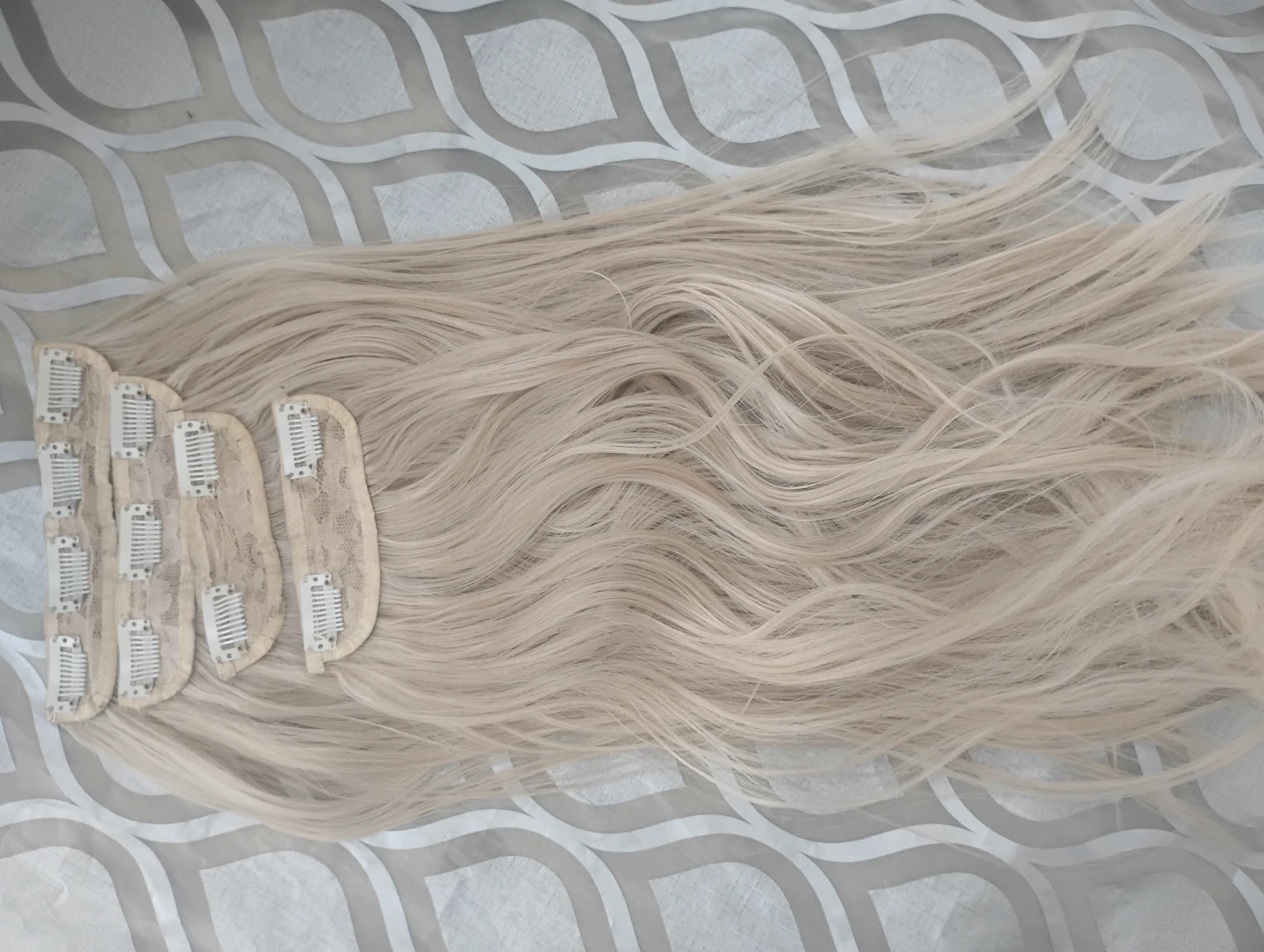 Clip-in Hair Extensions - Blonde