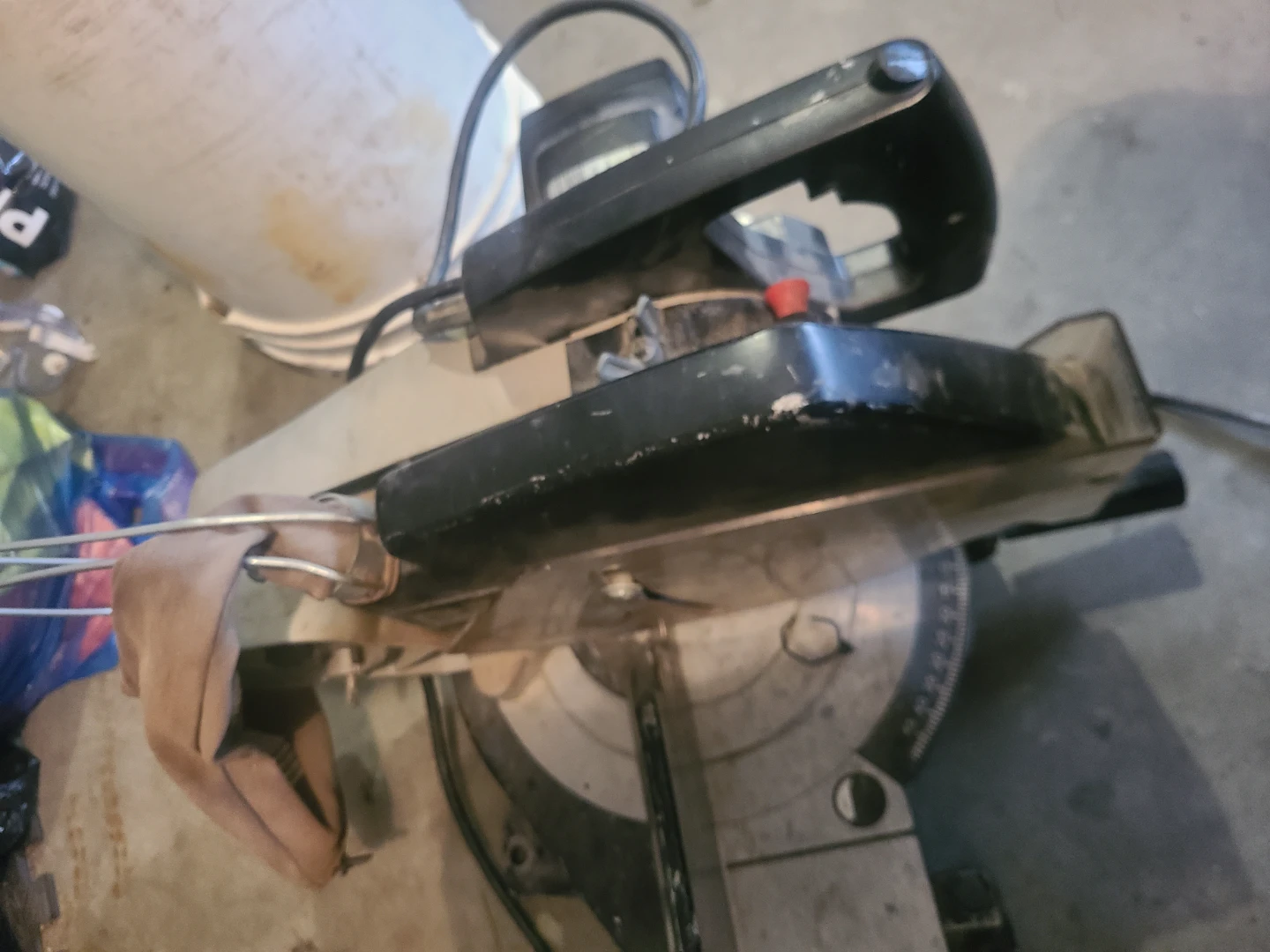 Black & Decker 1703-04 Mitre Saw - photo 3