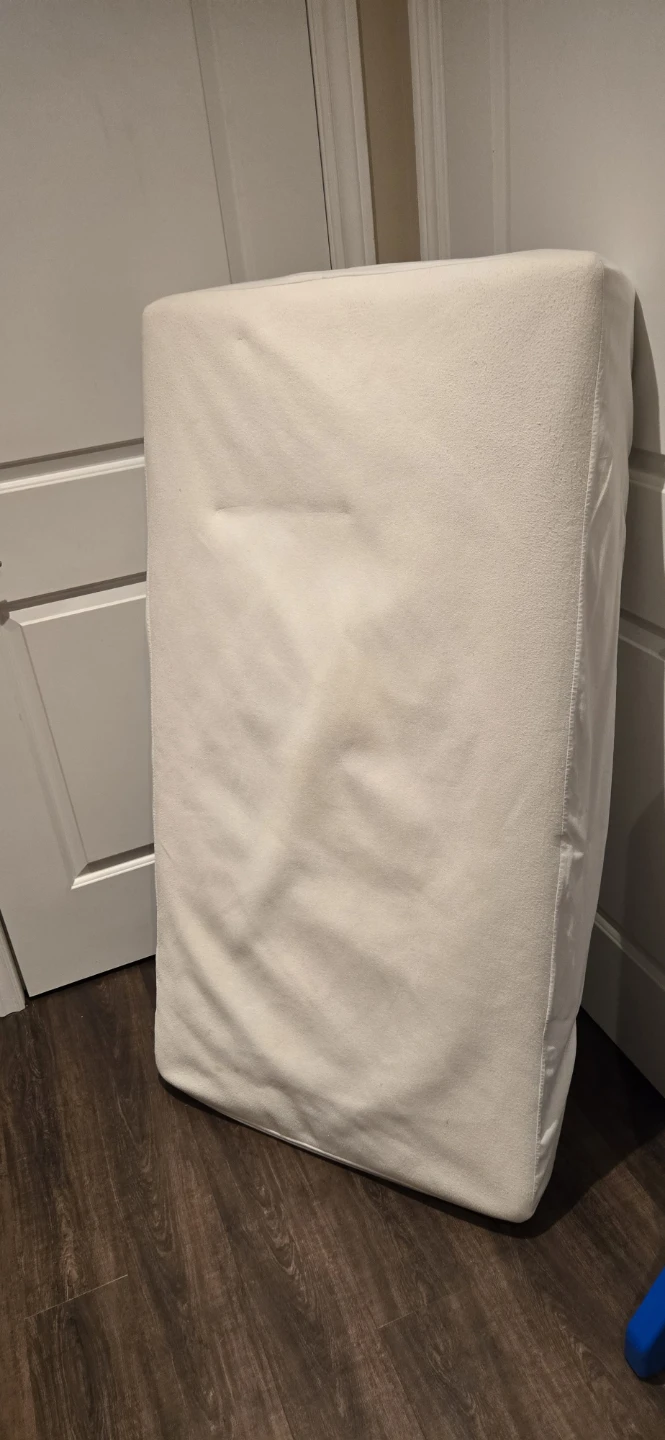 Crib Mattress with Fitted Sheet