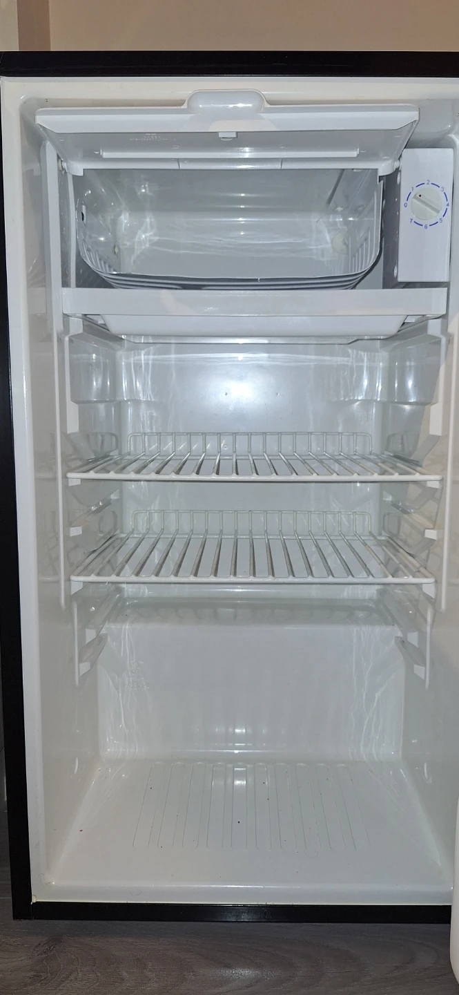 Magic Chef Mini Fridge - photo 3
