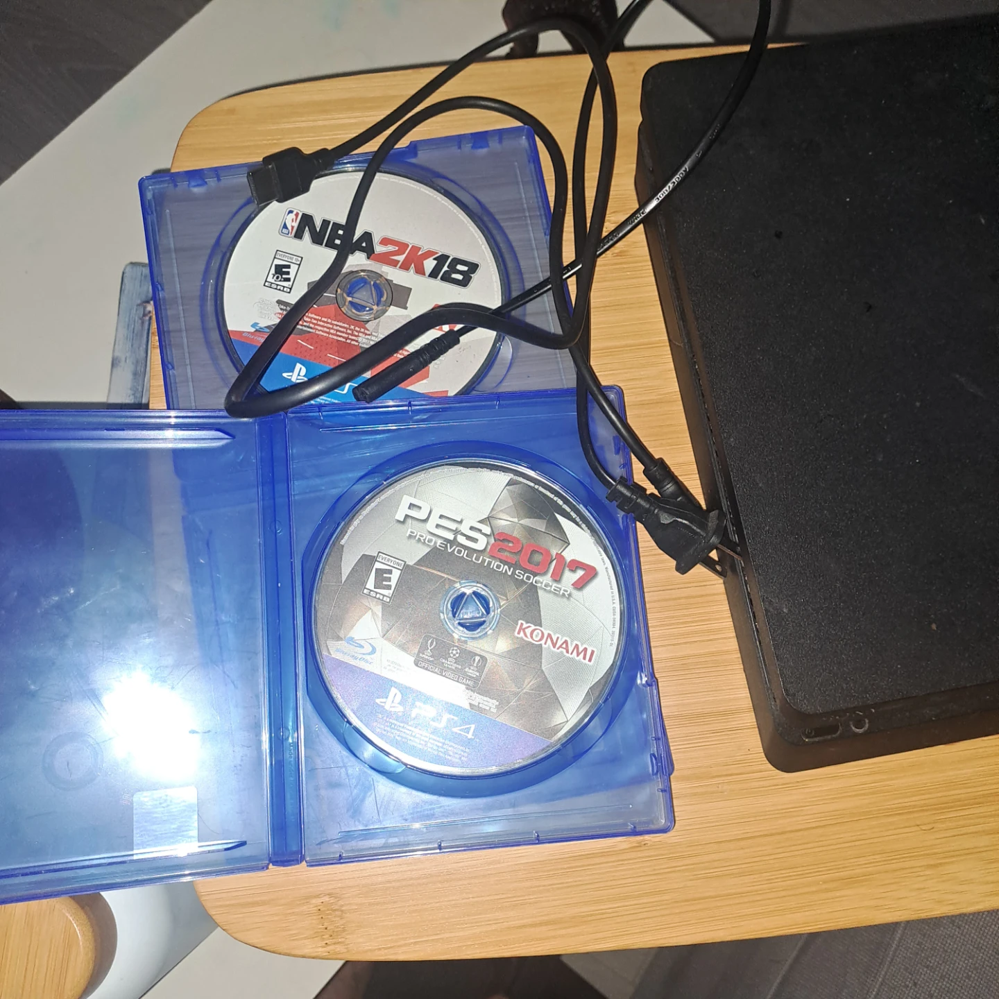 PS4 1TB  Console - No controller - photo 3