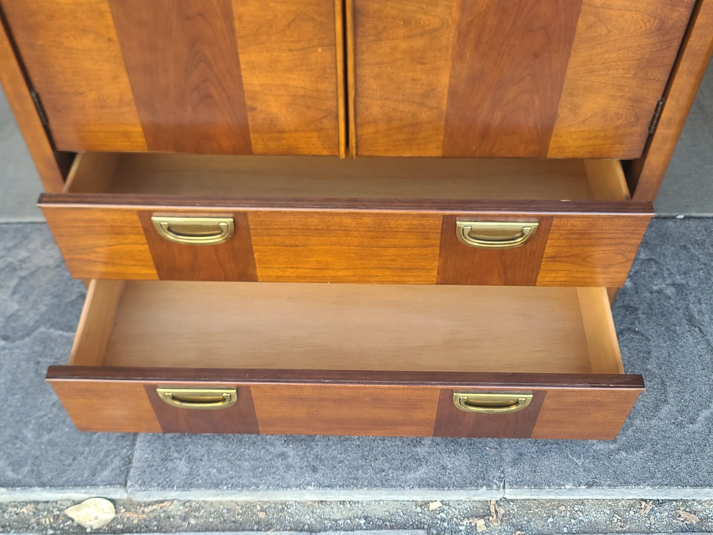 Vintage Deilcraft Walnut Armoire / Wardrobe Cabinet - photo 3