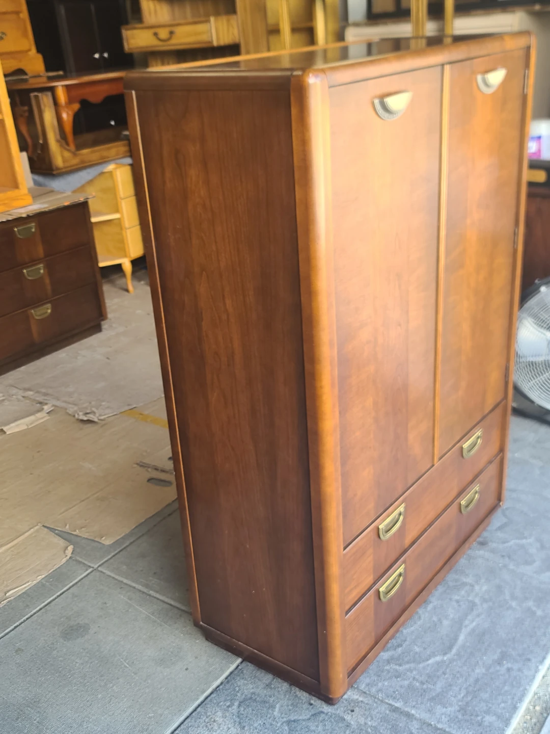 Vintage Deilcraft Walnut Armoire / Wardrobe Cabinet - photo 4