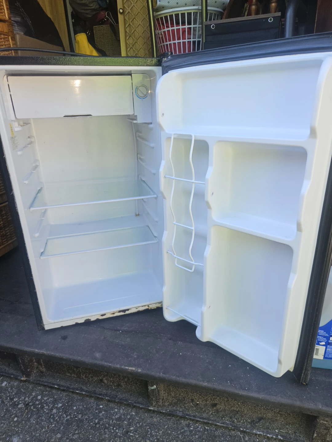RCA Mini Fridge - photo 2