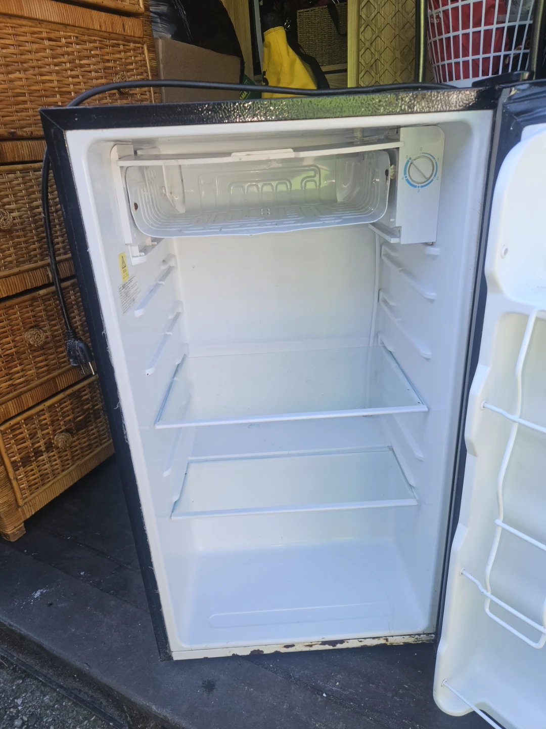 RCA Mini Fridge - photo 3