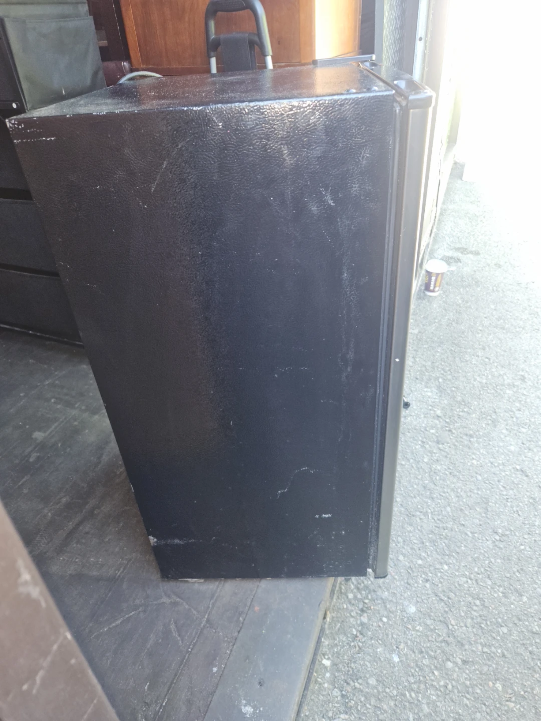 RCA Mini Fridge - photo 5