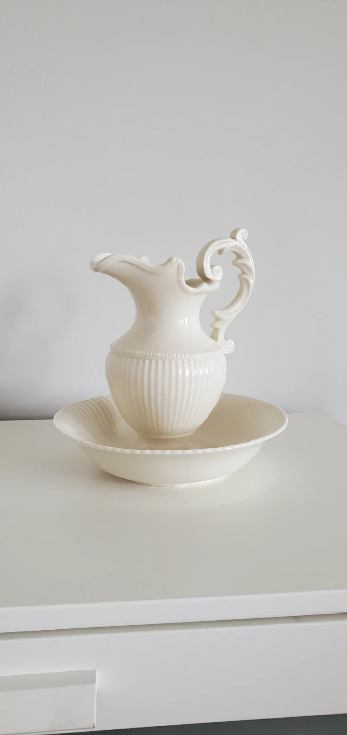 Fine Porcelain Pitcher and Basin Set