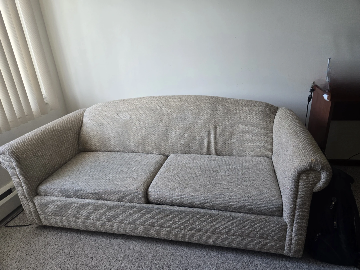 Moving sale - Pull out couch