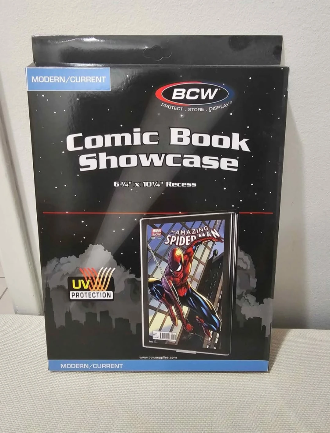 BCW Comic Book Showcase - 6 3/4" x 10 1/4" Recess