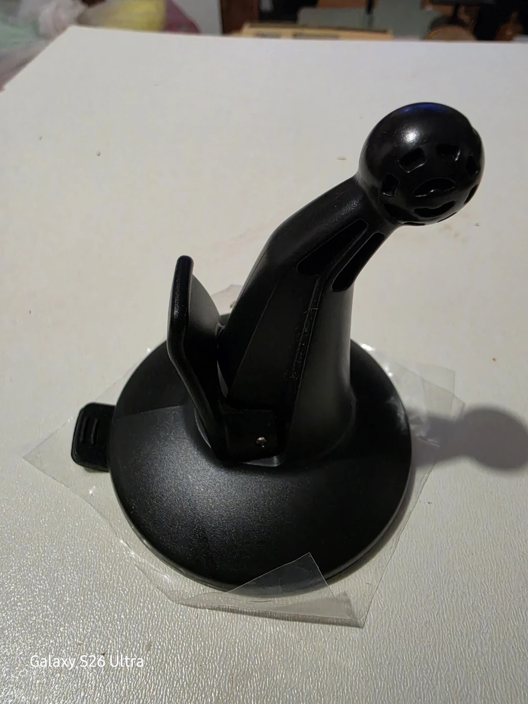Genuine Garmin Large Suction Cup Mount for 6" + 7" RV Dezl Nuvi